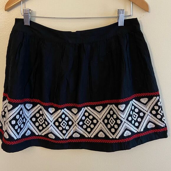NWT Forever 21 embroidered skirt Large - Picture 1 of 6